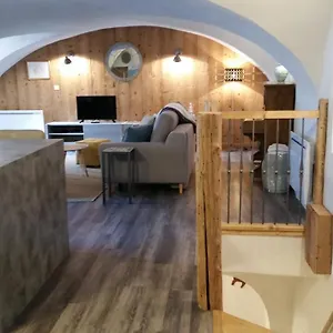 Maison A Tour Apartment